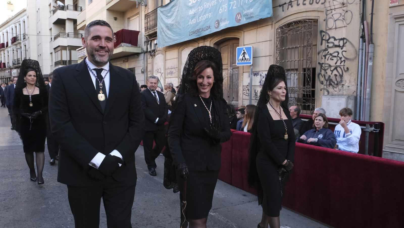Procesión del Santo Entierro en Almería, en imágenes
