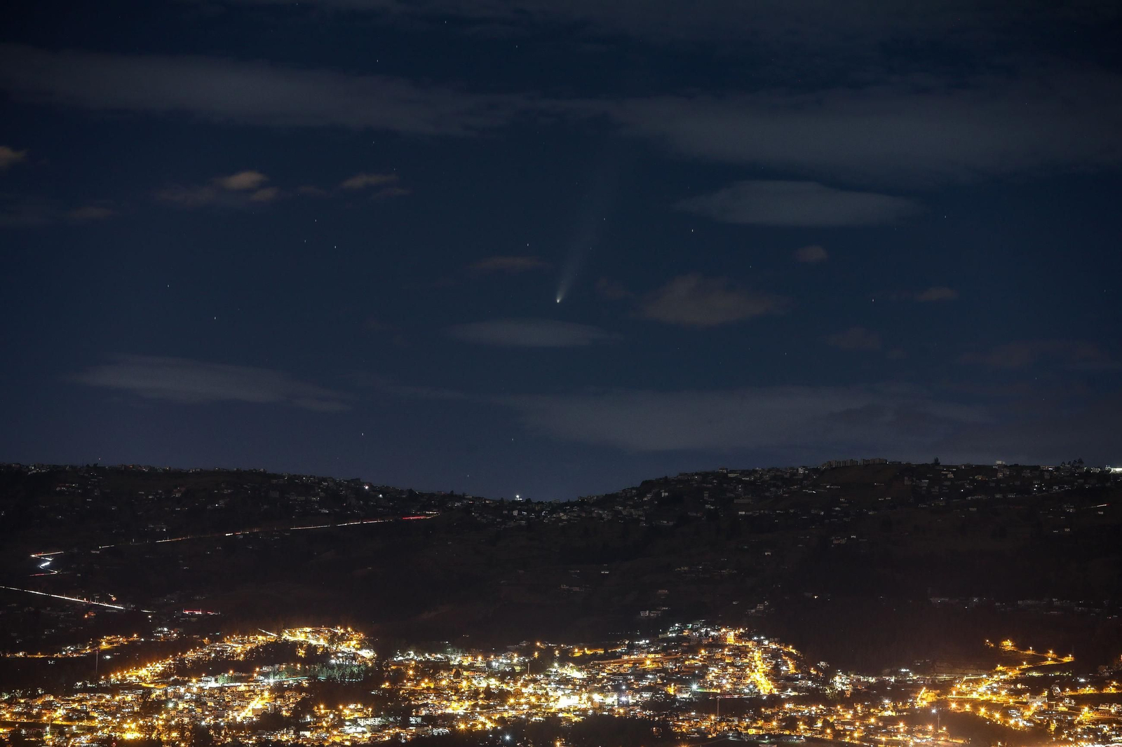 Espectáculo visual: El paso del cometa del siglo a lo largo y ancho del mundo