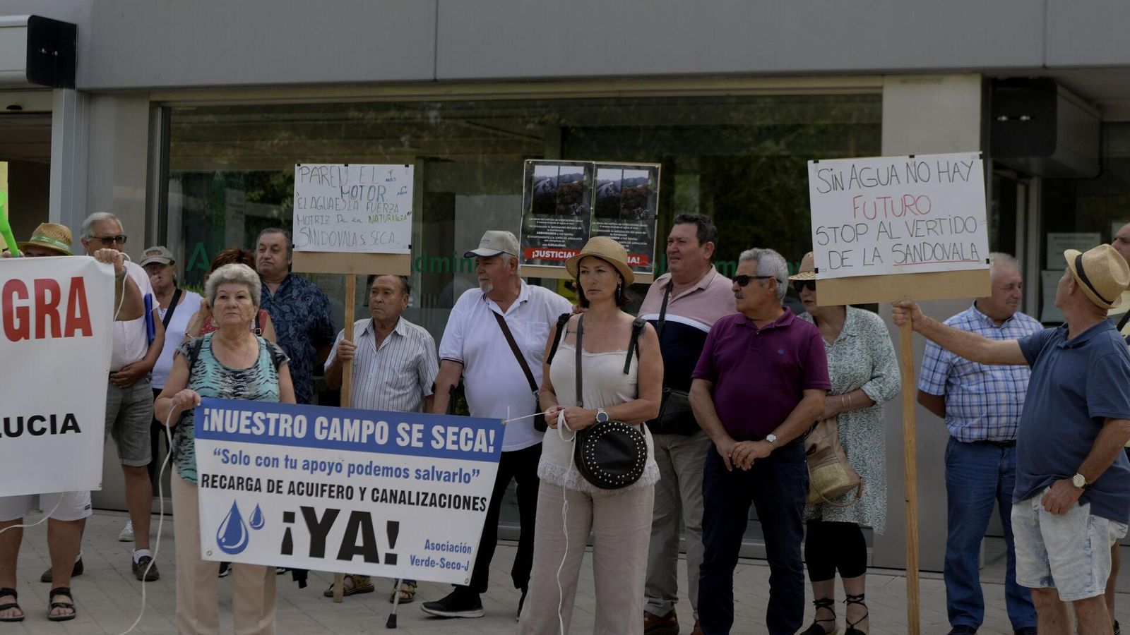 Algunos de los agricultores congregados en Granada
