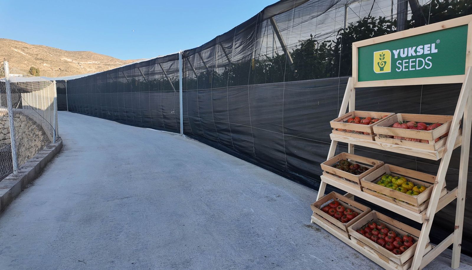 Yuksel inaugura su nuevo centro de investigación y desarrollo en Vícar