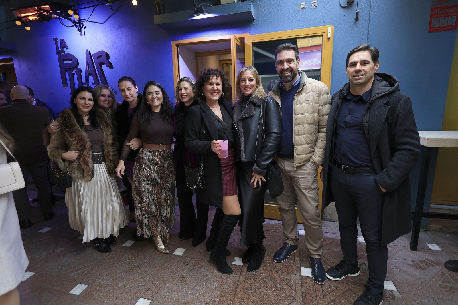 Búscate en las fotos del ambiente en el centro de La Línea antes de la Nochevieja