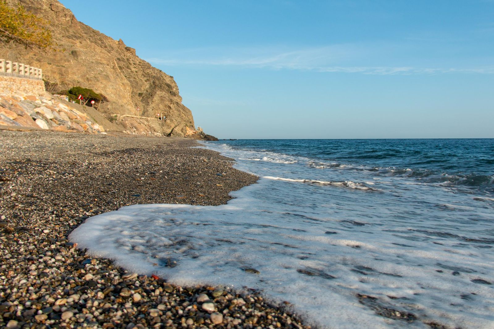 Así están las playas de Granada a pocos días de la Semana Santa