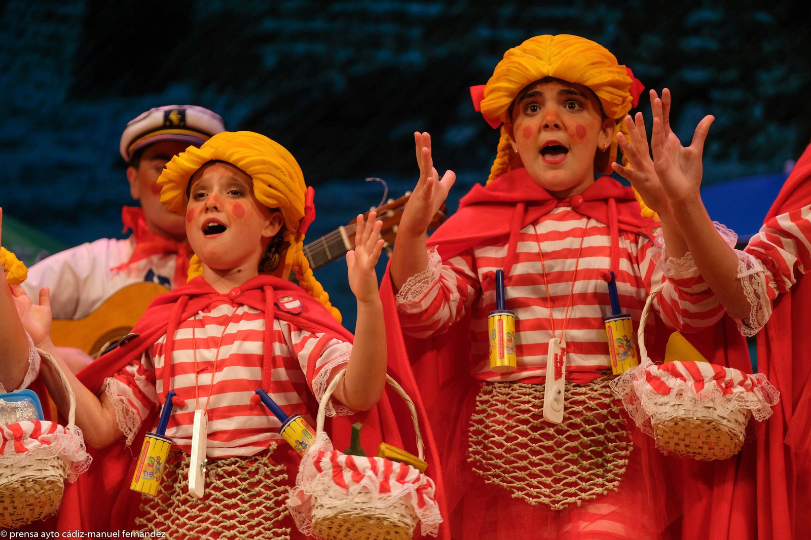 Chirigota Pa roja, roja nosotras.