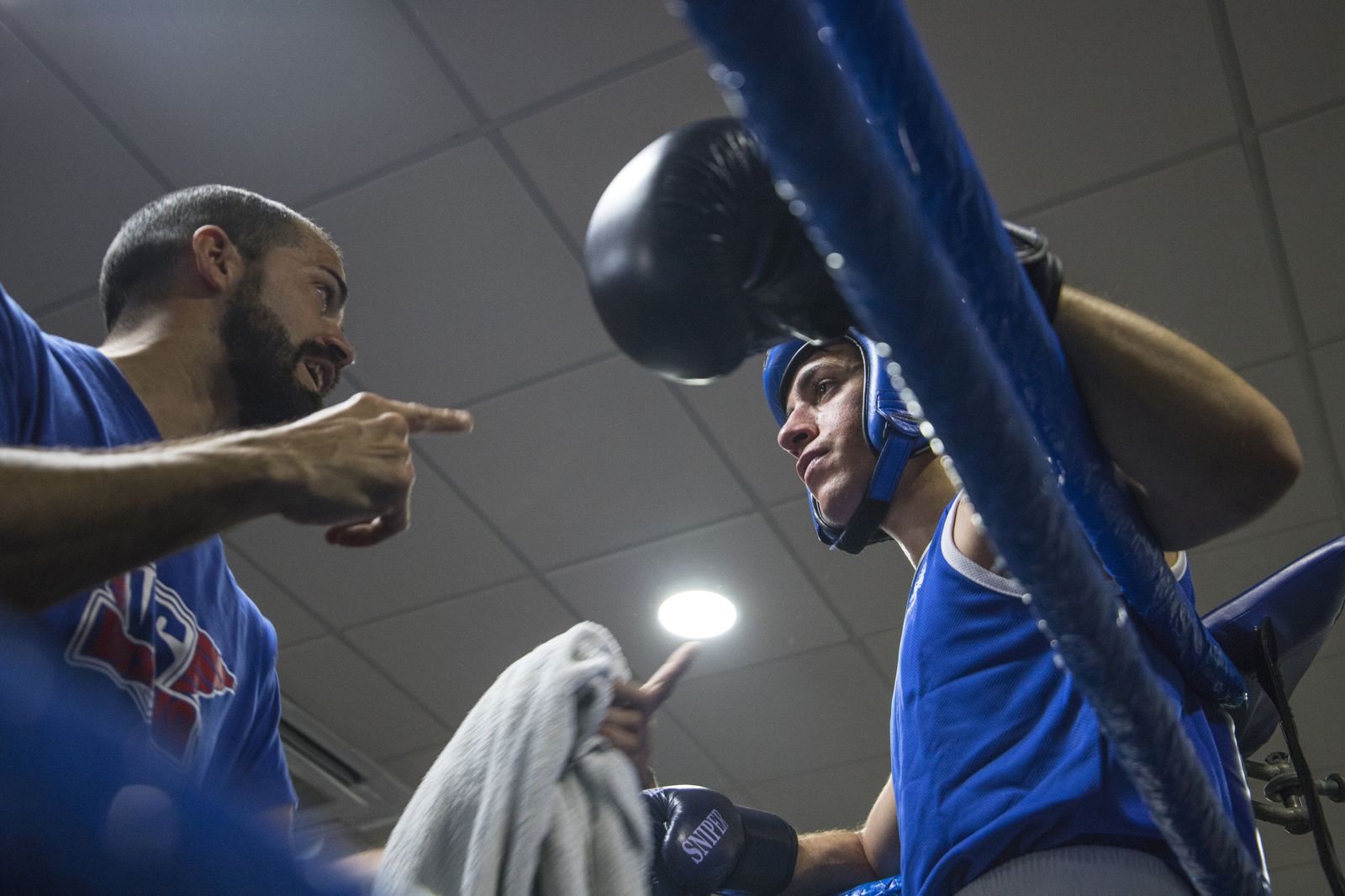 La cantera del boxeo granadino se luce en Armilla