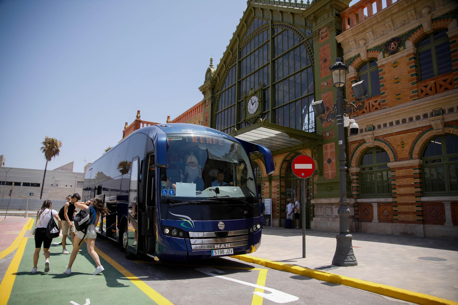 La apertura de la antigua estación de RENFE de Almería, en imágenes