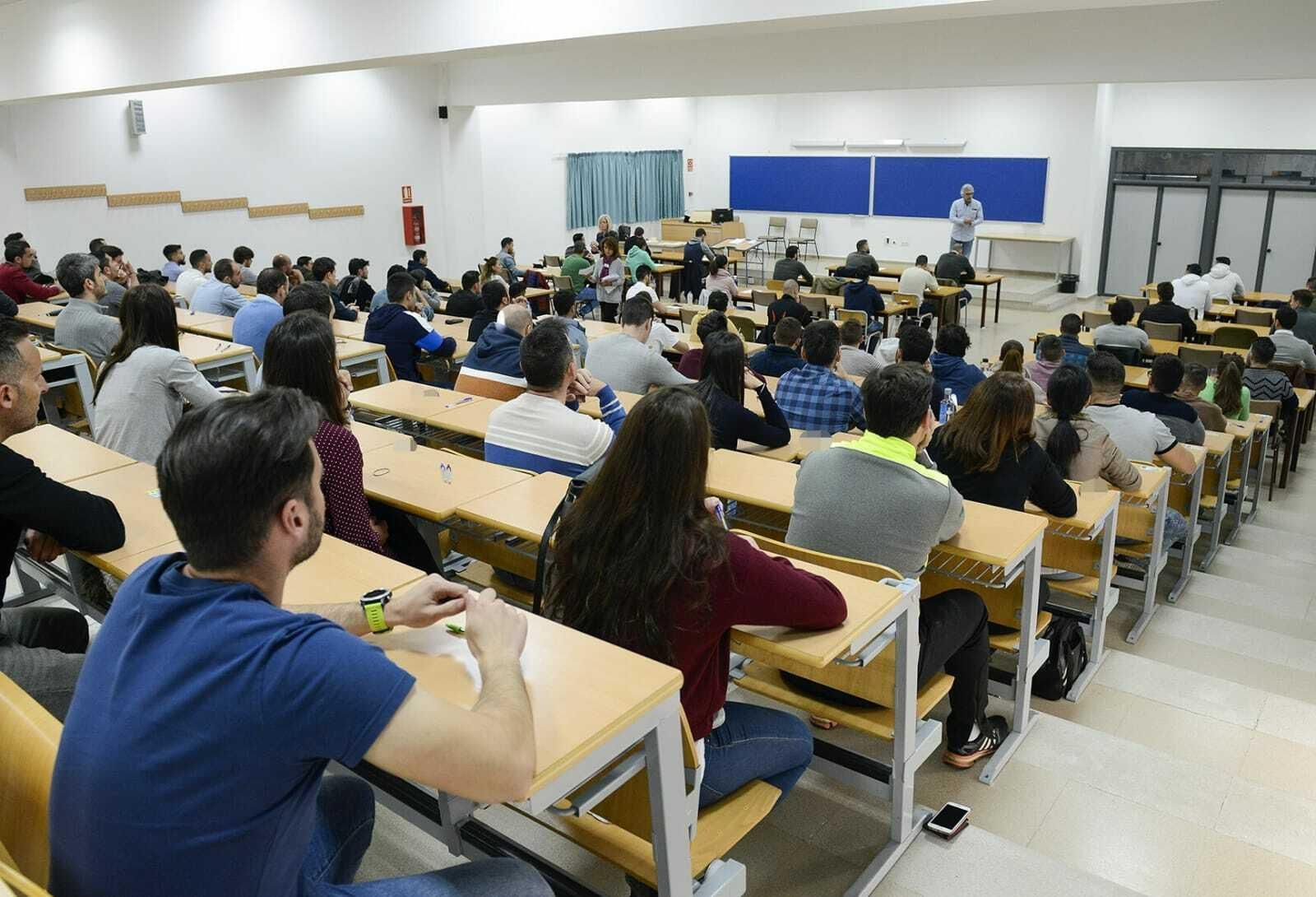 Imagen de uno de los exámenes realizados el pasado sábado en el campus de La Asunción.