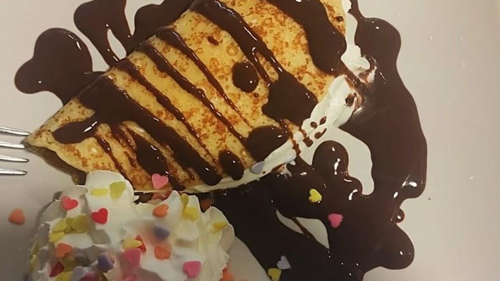 Las Niñas del Rey ofrece una gran variedad de meriendas y postres. Las Niñas del Rey ofrece una gran variedad de meriendas y postres.