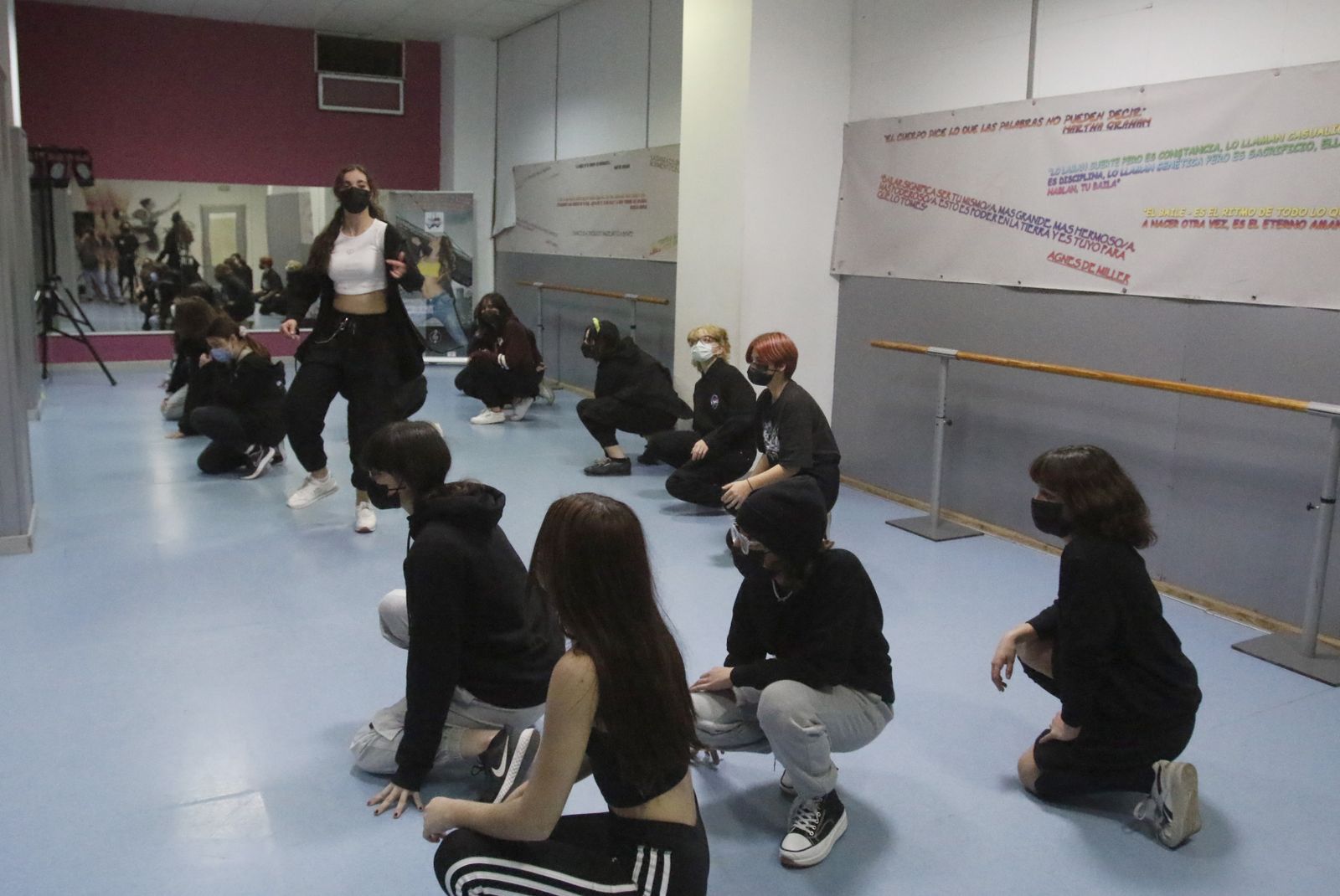 Las fotografías de una clase de K-pop en Córdoba, el baile coreano de moda