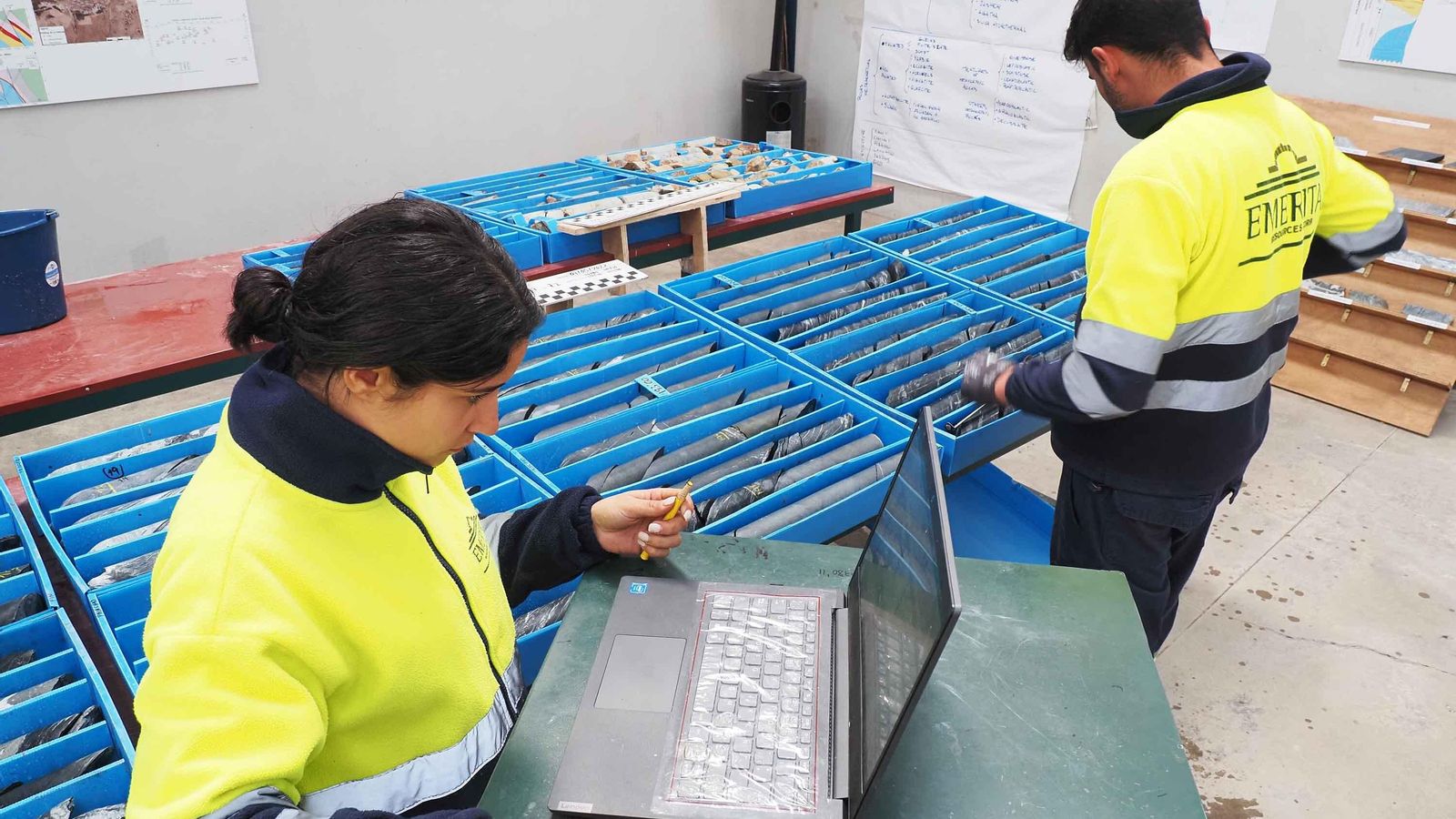 Actualmente trabajan en el proyecto unas 40 personas de forma directa Actualmente trabajan en el proyecto unas 40 personas de forma directa