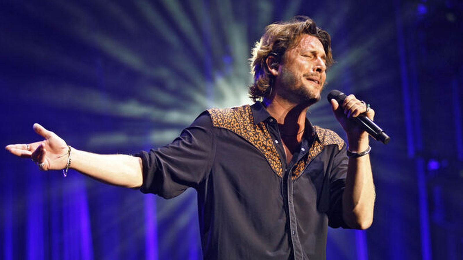 Manuel Carrasco en unos de sus conciertos en Cádiz.