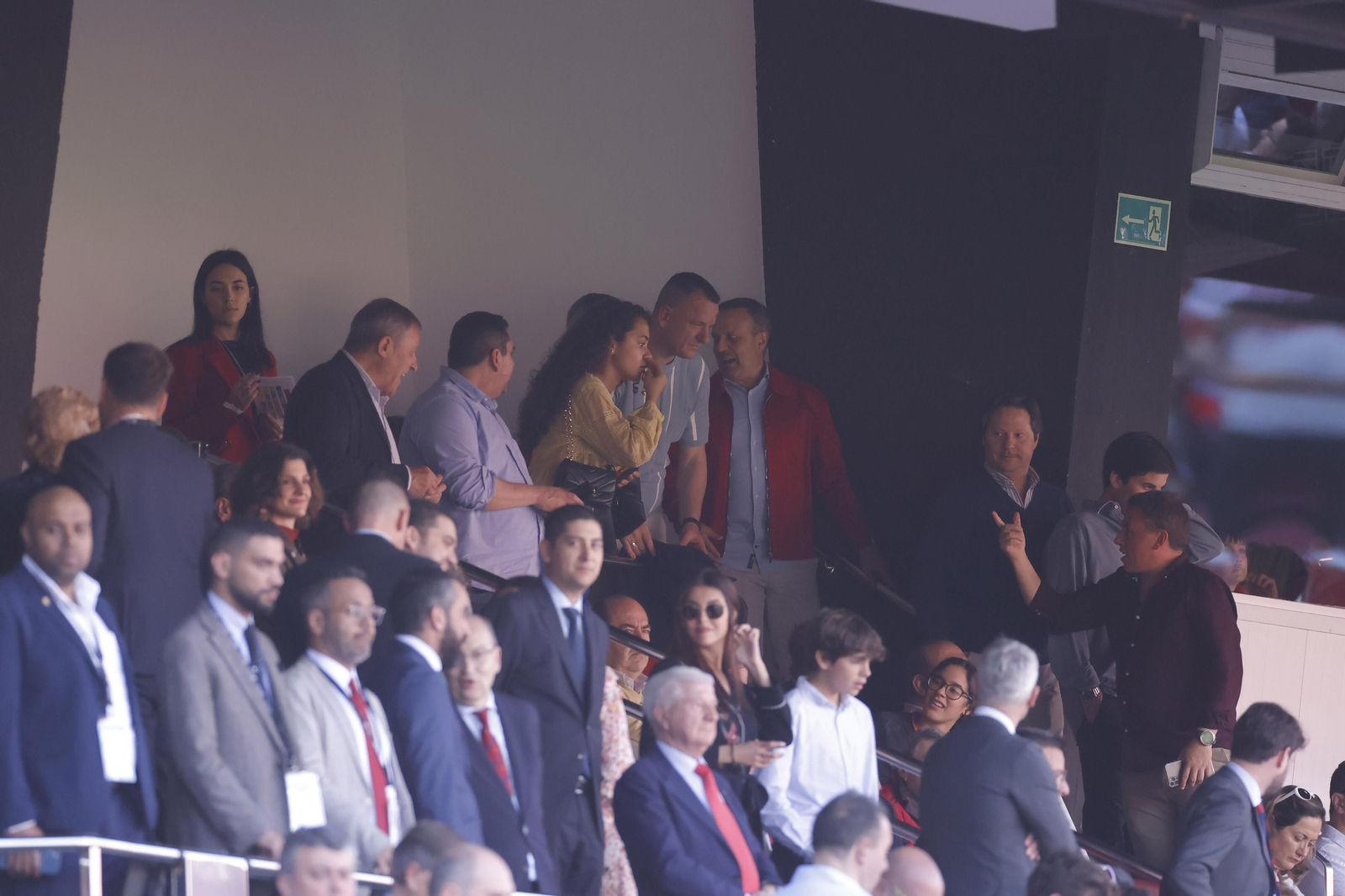 Búscate en las fotos del Sevilla-Almería