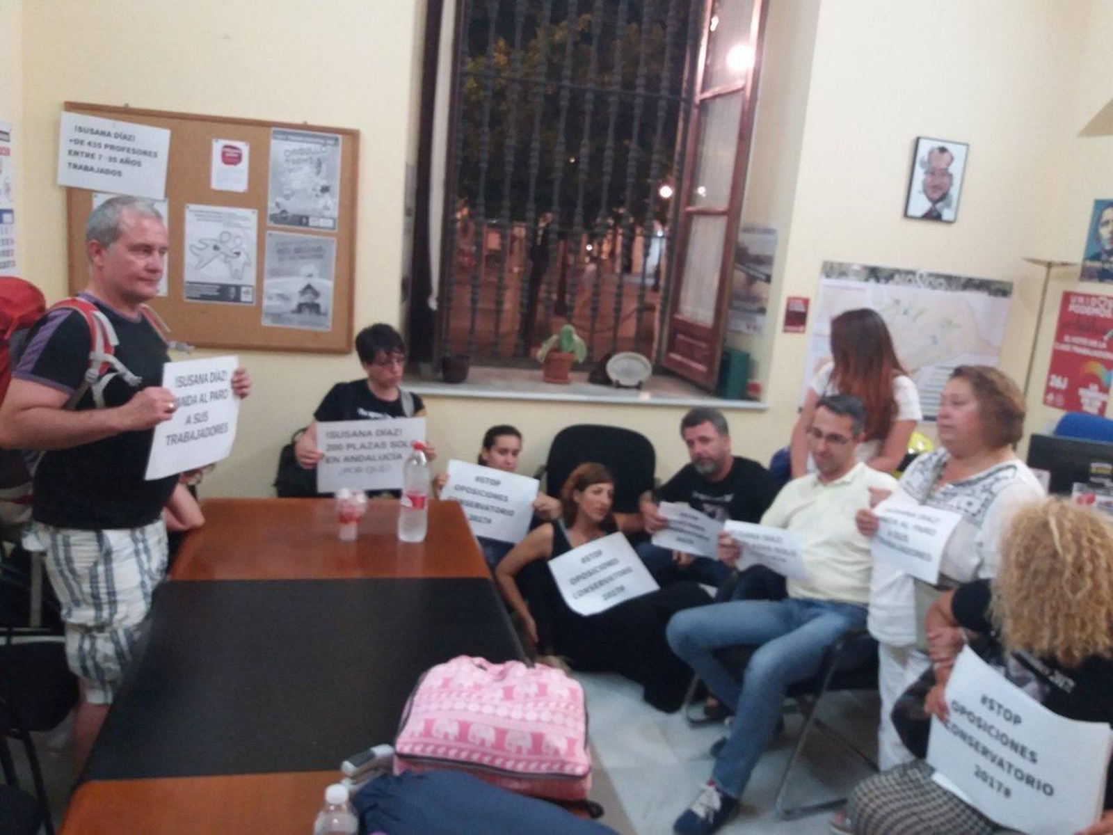 El encierro se realizó en el Grupo Municipal de IU en Sevilla.