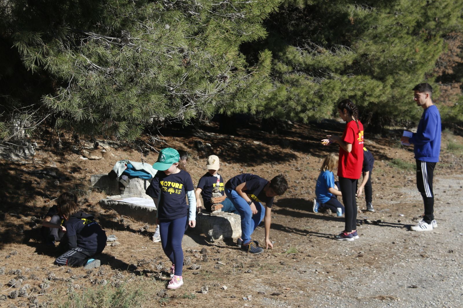 Así ha sido la primera jornada de plogging del año en la Costa de Granada