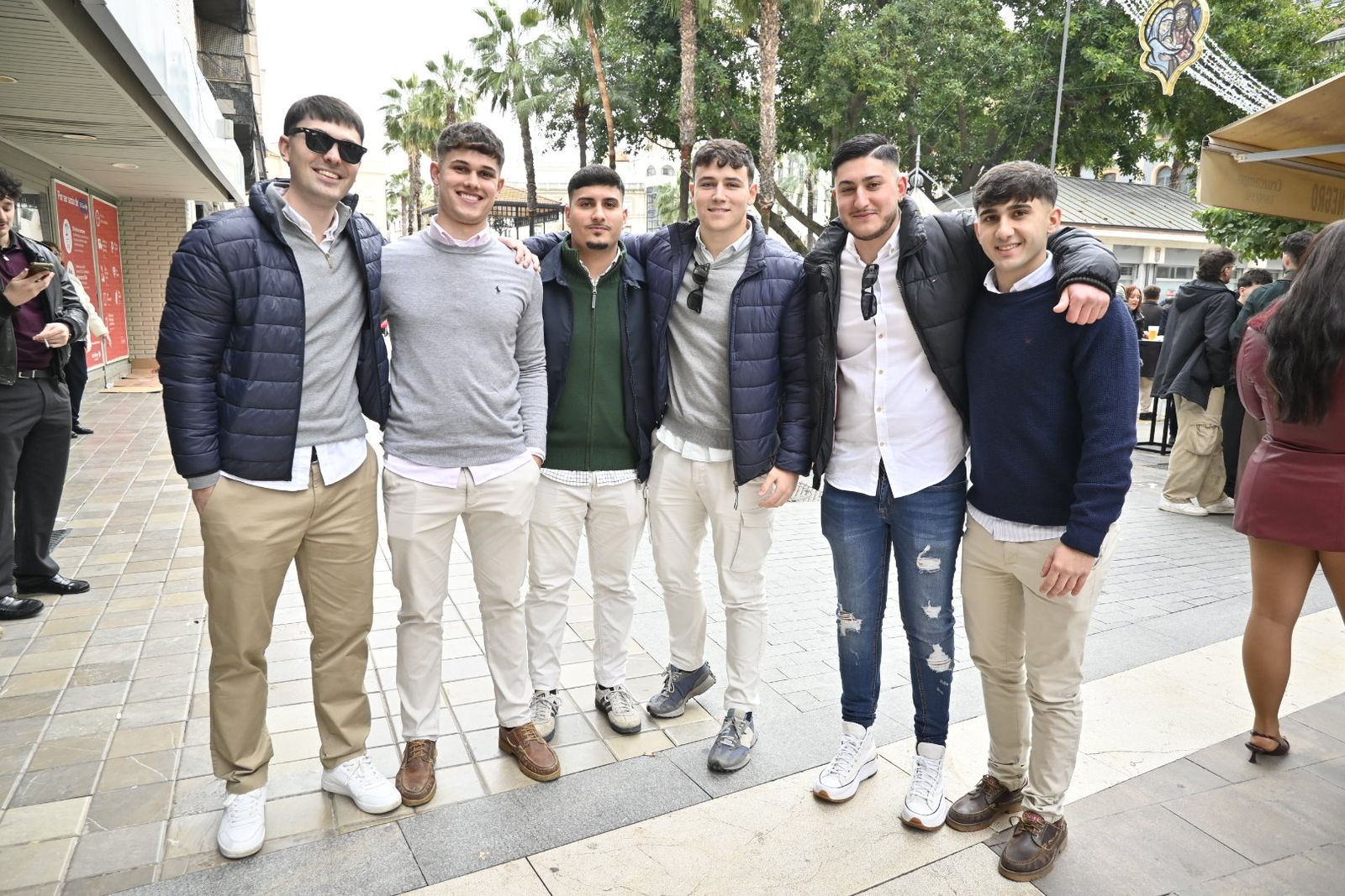 Búscate en las mejores fotografías del tardeo de este 31 de diciembre en Huelva