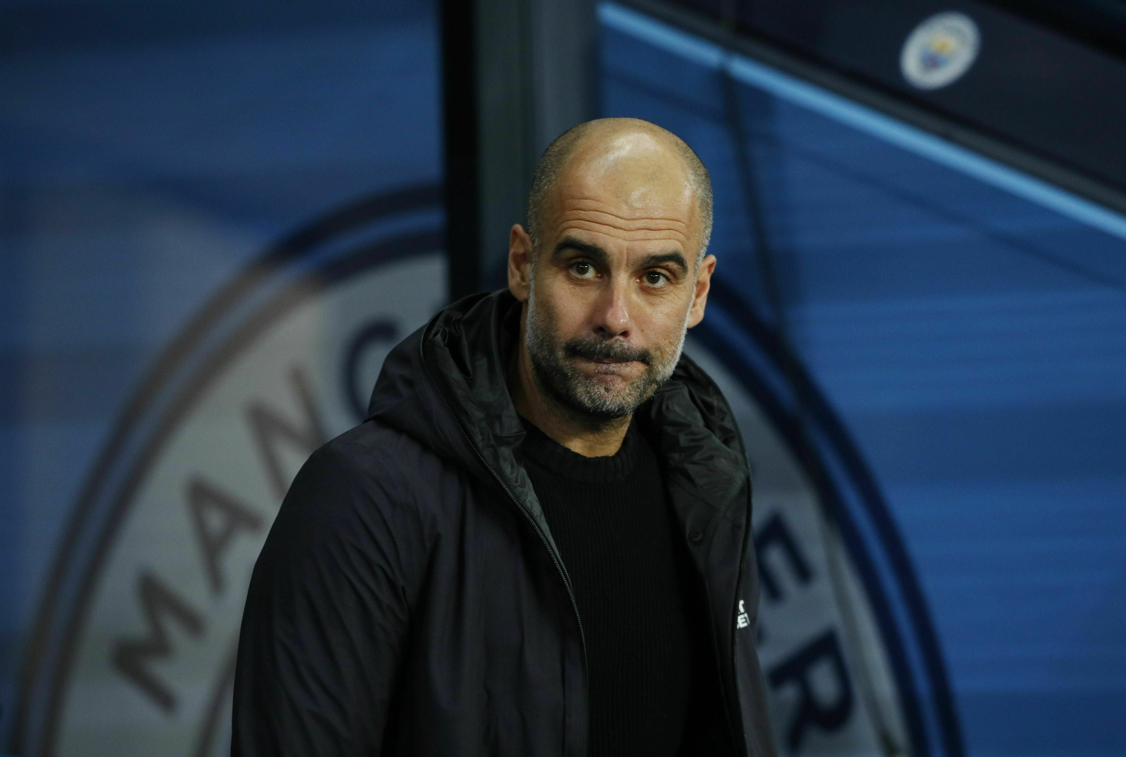 Guardiola, con cara circunspecta durante el partido ante el Sheffield