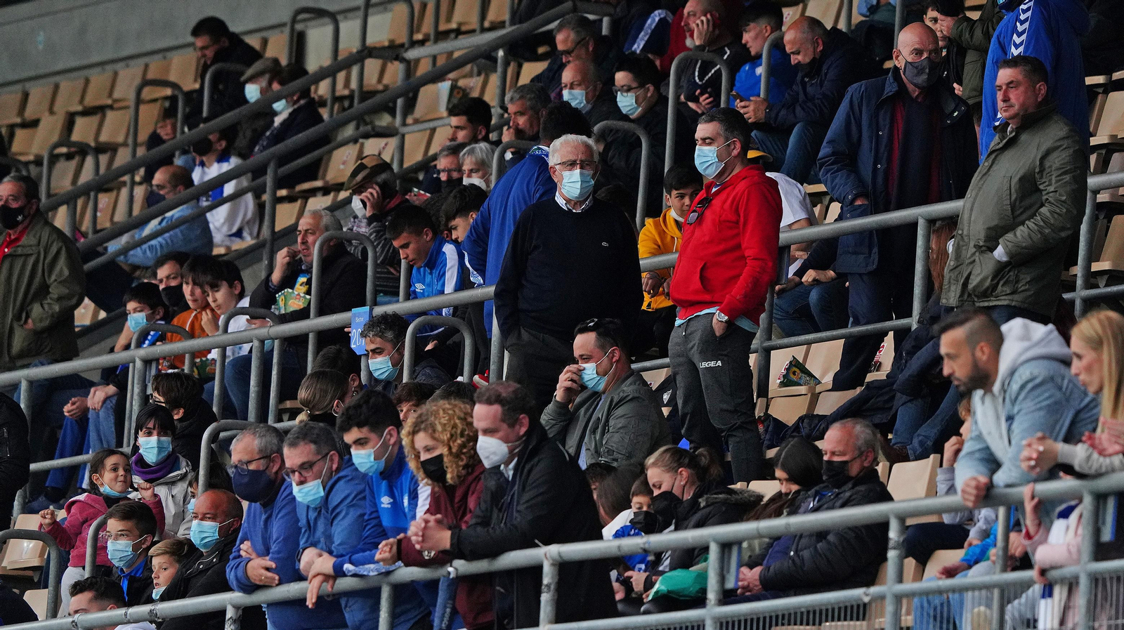 Imágenes del partido entre el Xerez DFC y el Vélez CF (0-0)