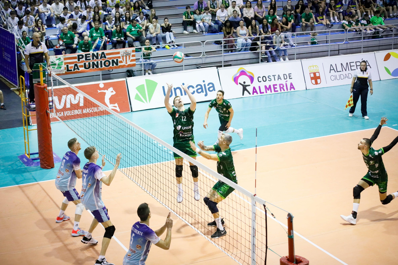 Imágenes del partido entre Unicaja Almería y Grupo Herce Soria