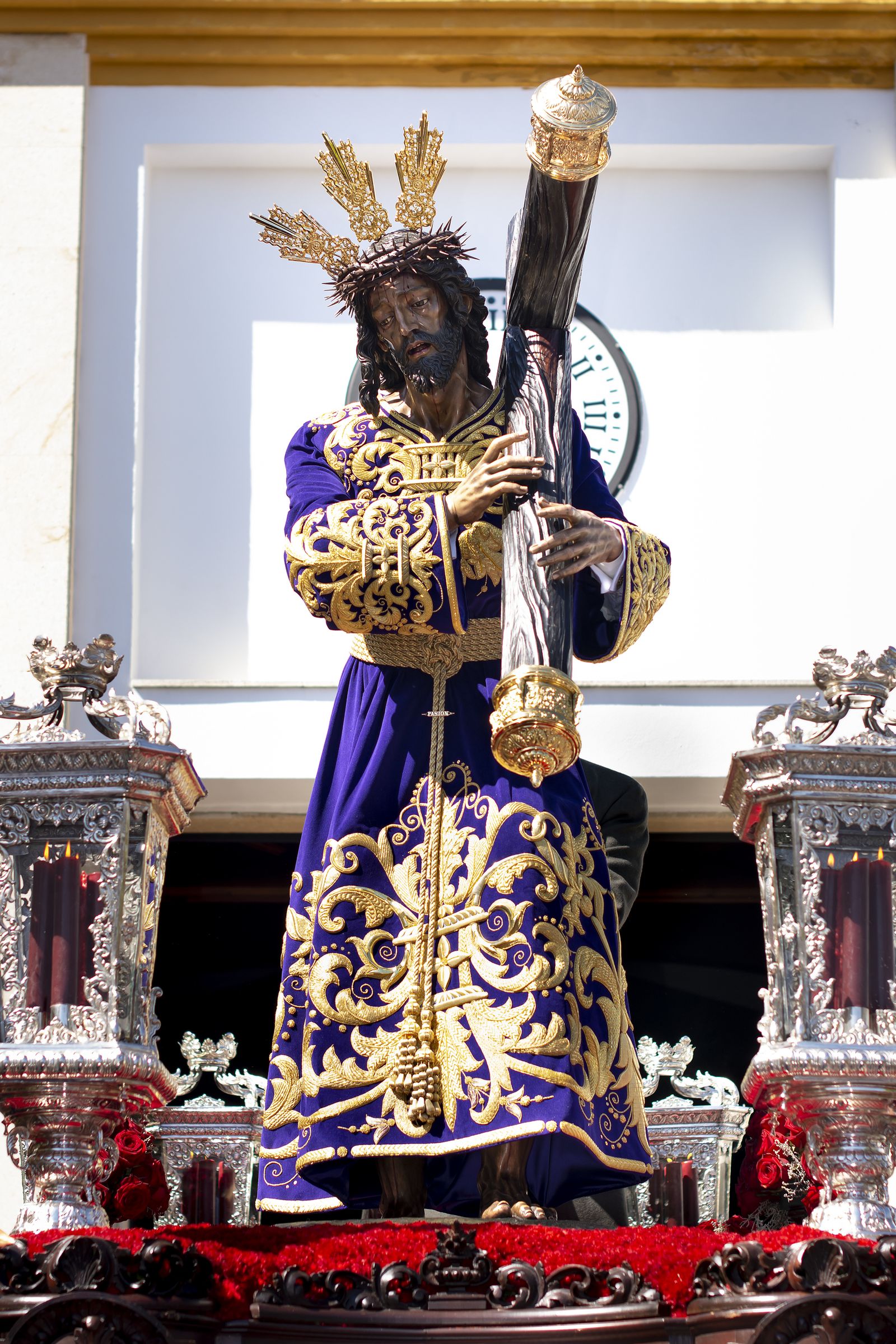 El Señor de Pasión procesiona cada tarde de Martes Santo