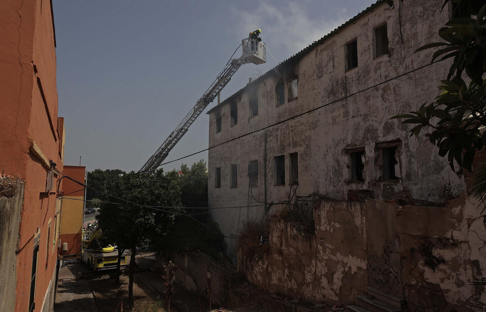 Fotos del incendio en el Patio de Soto en Algeciras Fotos del incendio del Patio de Soto en Algeciras