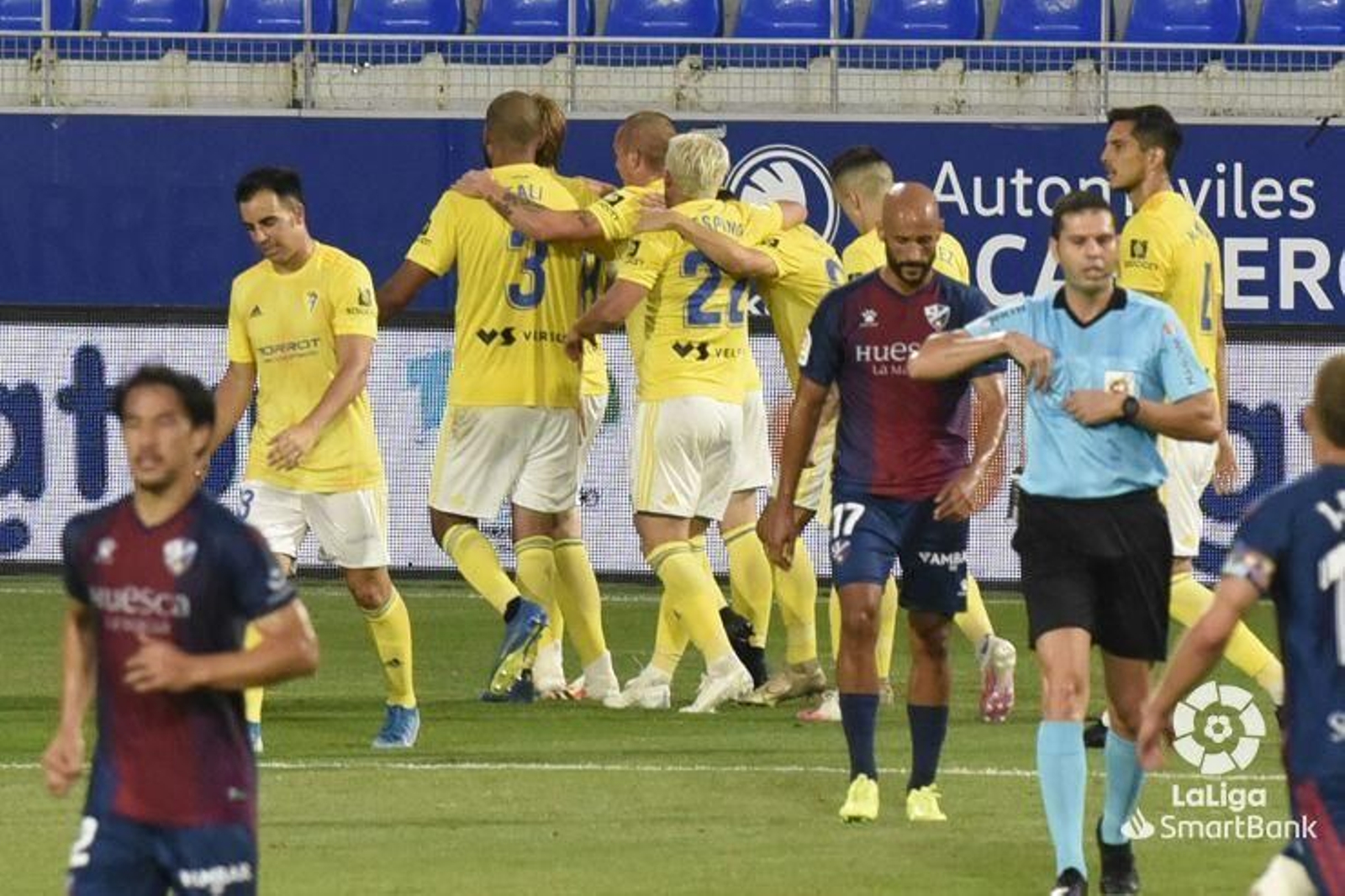 Los jugadores del Cádiz CF están a un empate de subir a Primera División.