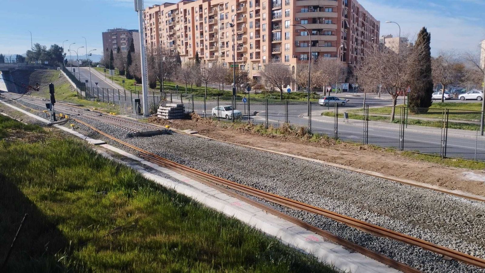 Así estaba la vía Granada-Moreda en el Cerrillo de Maracena esta mañana