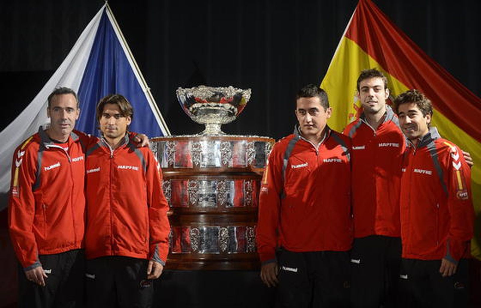Ferrer y Stepanek abrirán la final de la Copa Davis