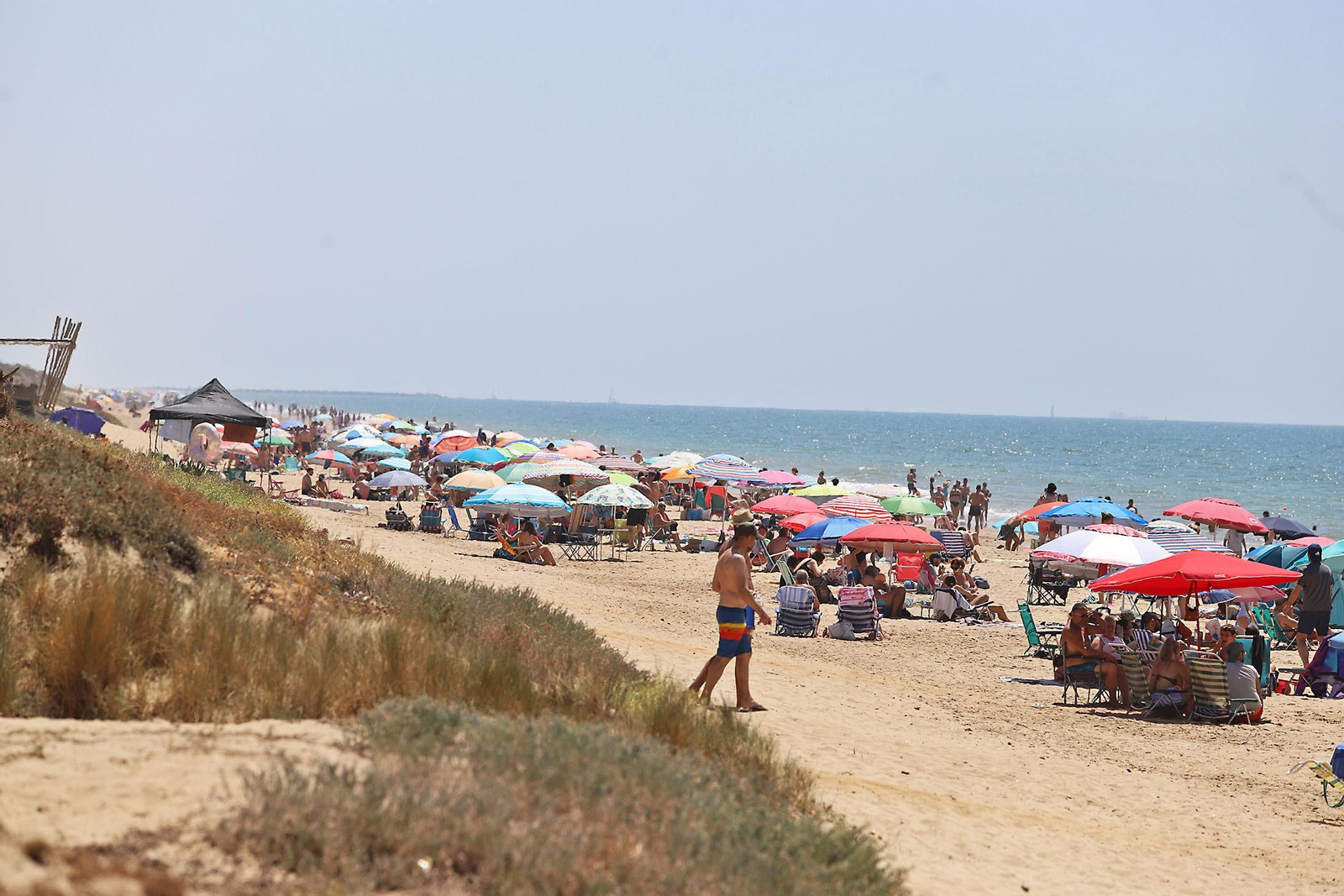 Las playas de Huelva se llenan en el 1 de mayo