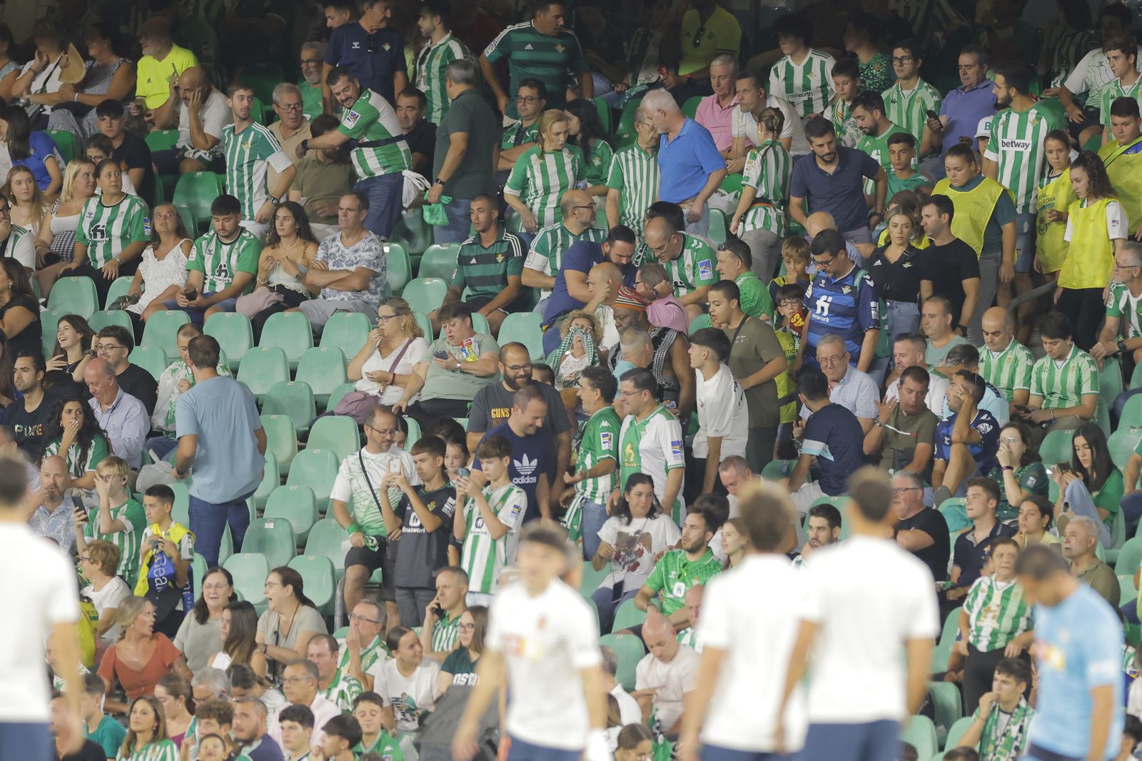 Búscate en las fotos del Betis-Valencia