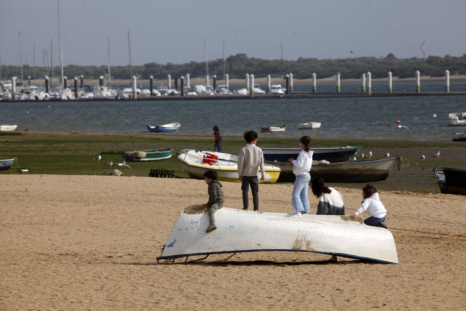 Ambiente en las terrazas de El Rompido y Punta Umbría durante este sábado.