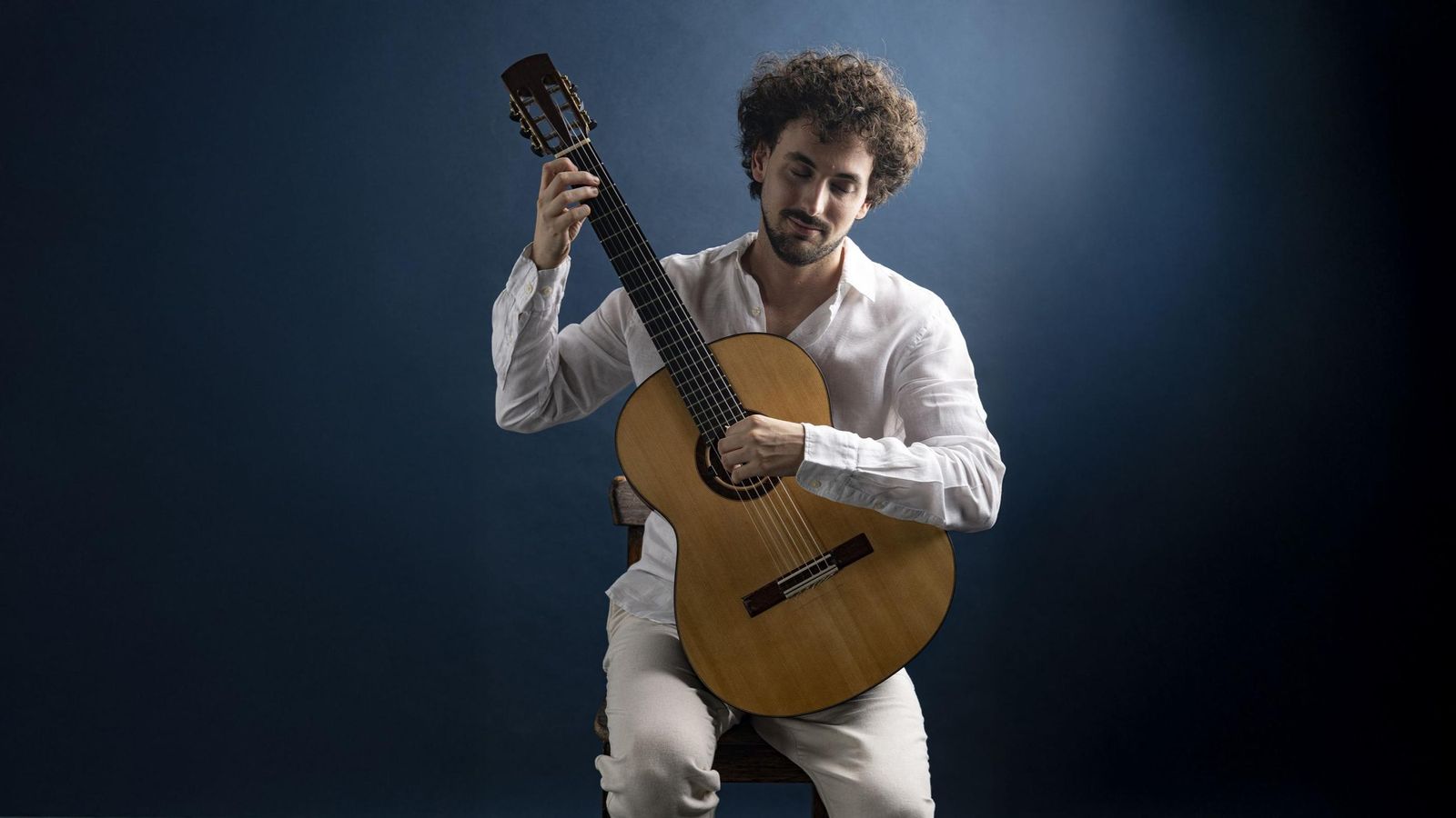 El guitarrista Álvaro Toscano (Córdoba, 1997)