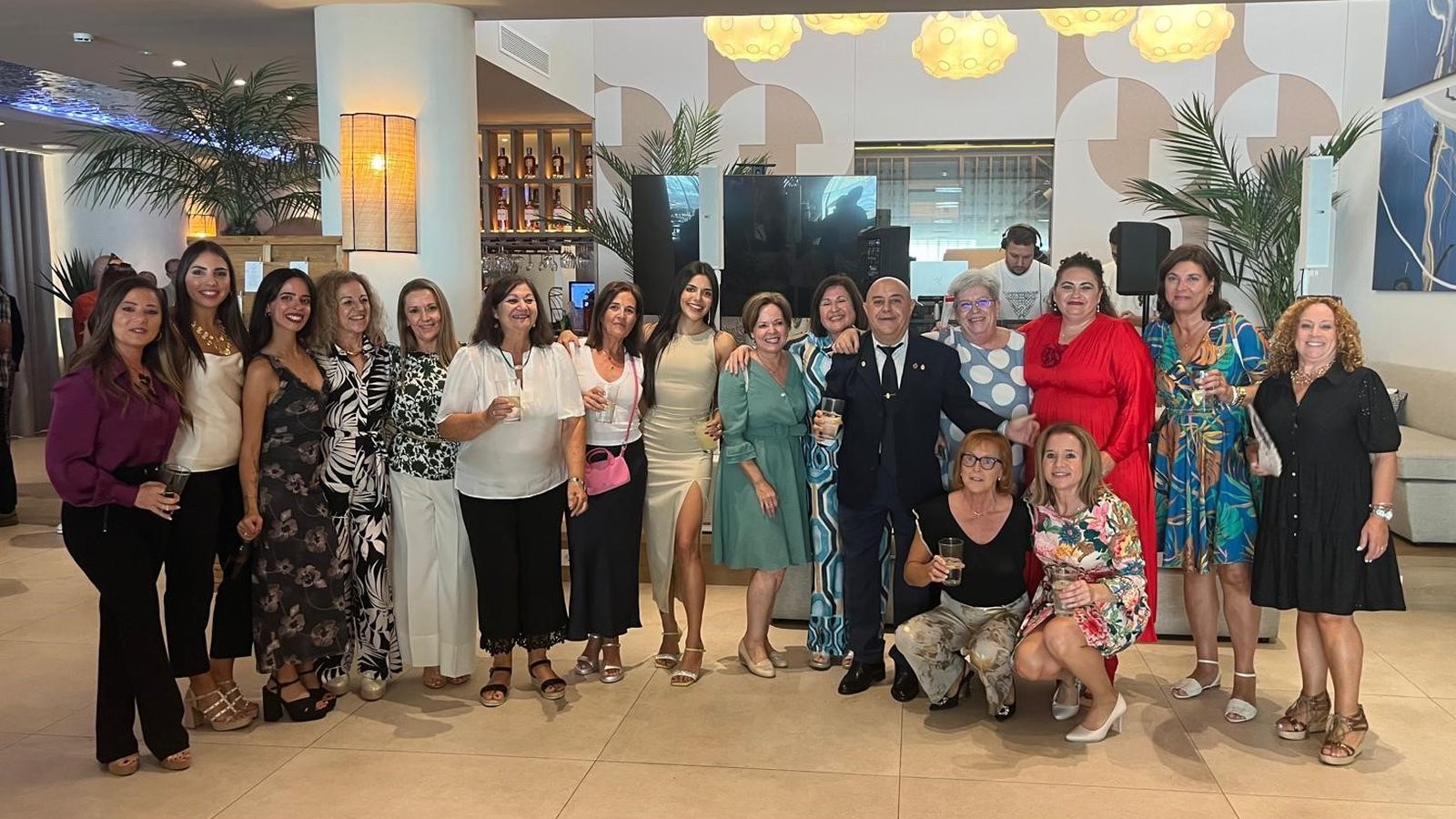 Comida de homenaje por su jubilación a Francisco Martínez, jefe de Servicios de 'El Acebuche'