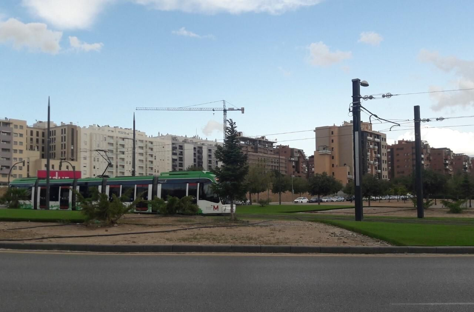 Glorietas y cruces más seguros para evitar accidentes con el Metro de Granada