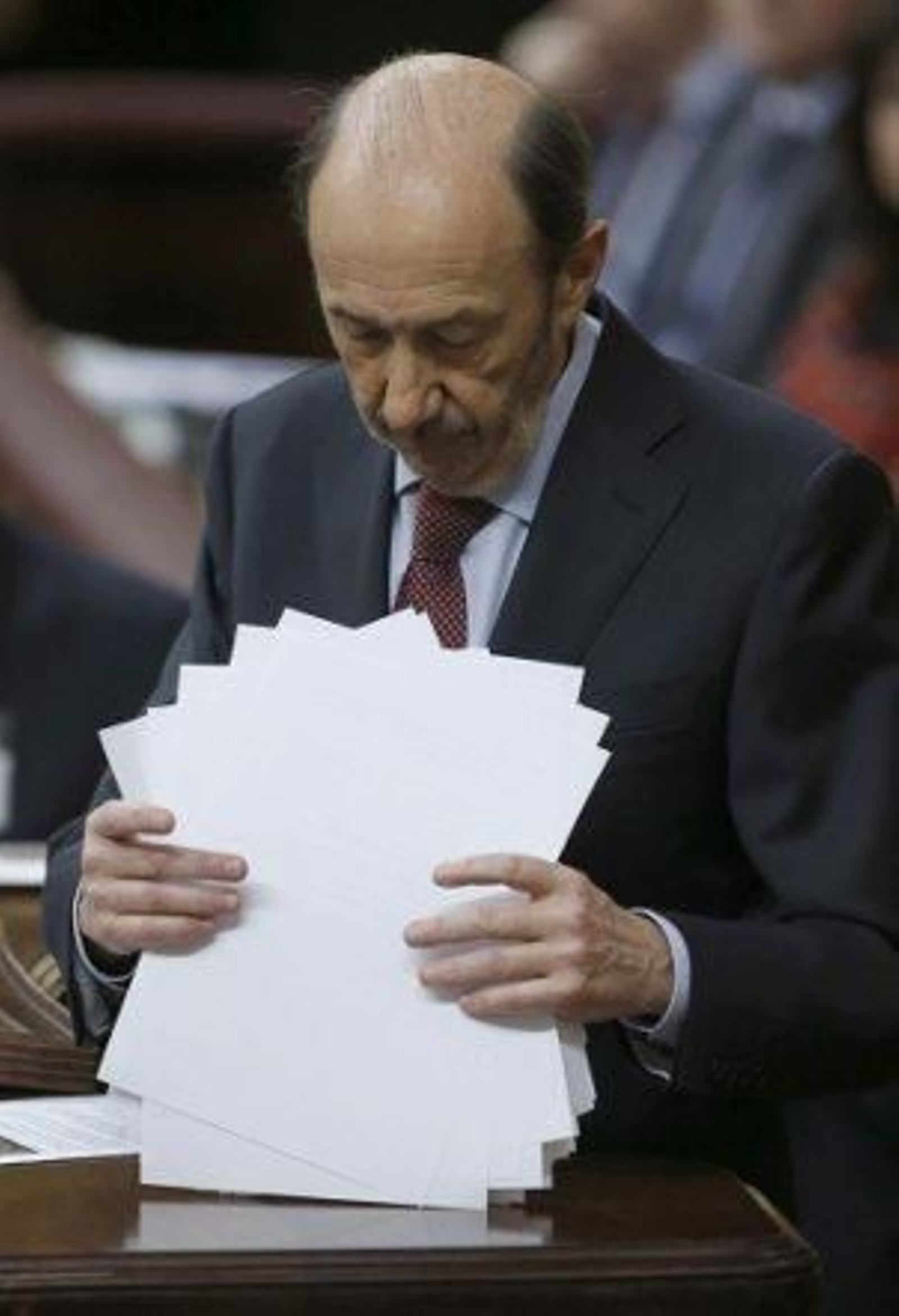 Rubalcaba: "¿Cree que se puede gobernar pendiente de que a Bárcenas le dé un ataque de sinceridad?