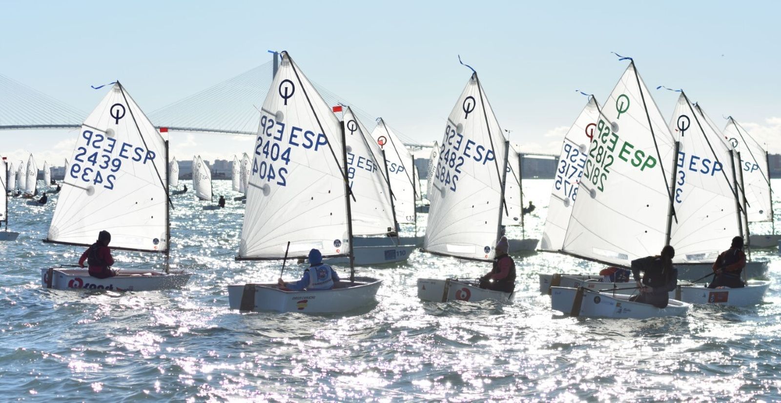 Una imagen del trofeo que se está disputando en aguas gaditanas.