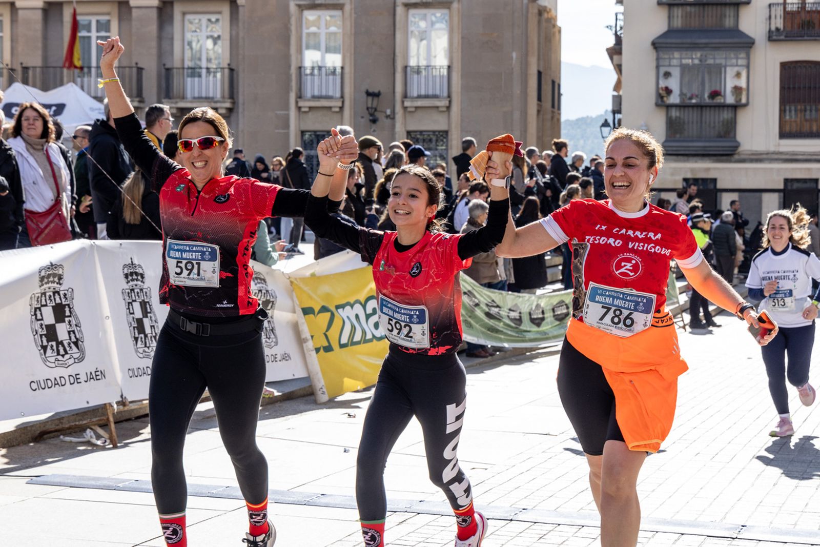 En imágenes: deporte y solidaridad se dan la mano en la VI Carrera-Caminata de la Hermandad de la Buena Muerte (2)