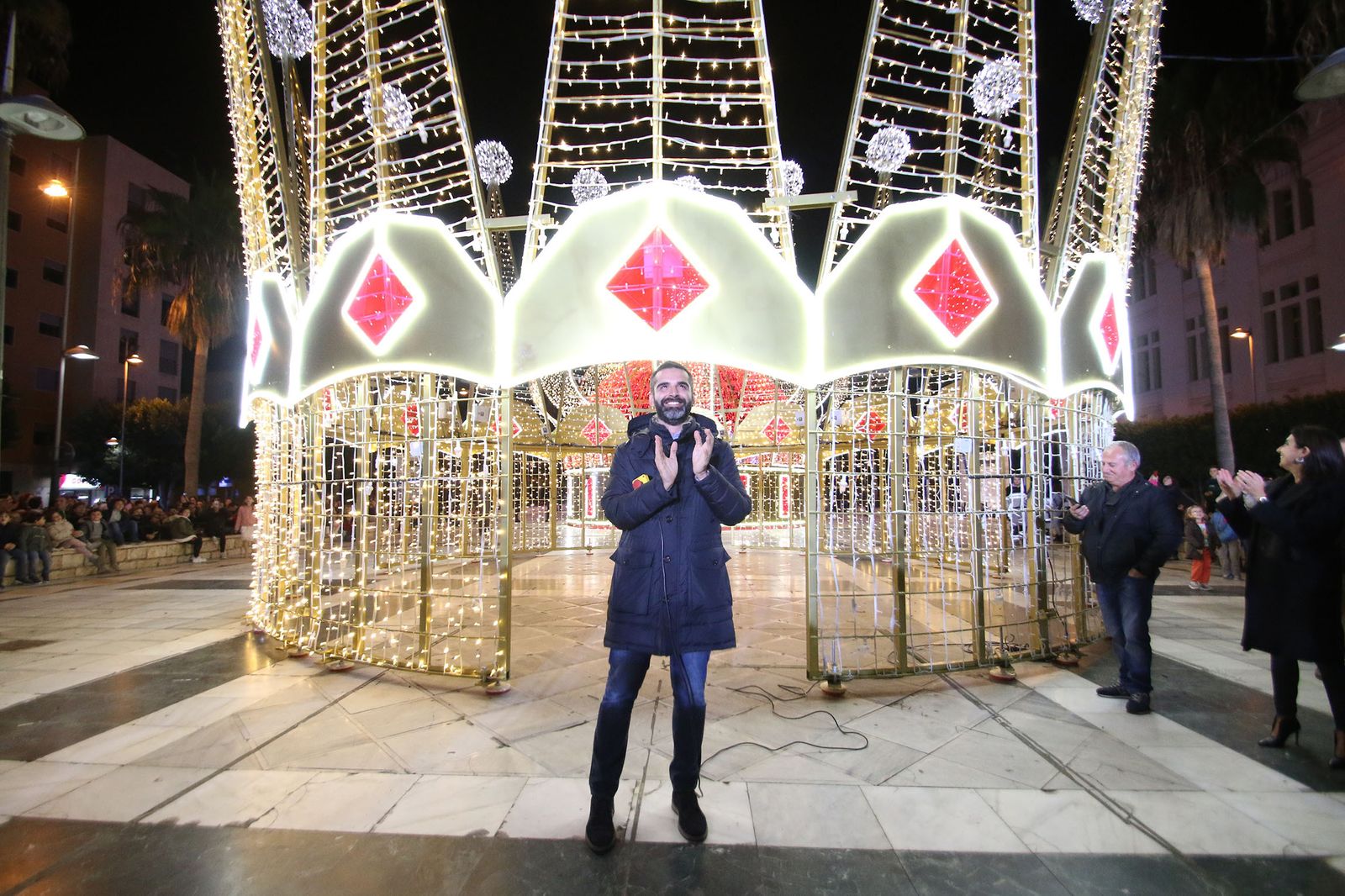 Las imágenes del encendido de las coronas de los Reyes Magos