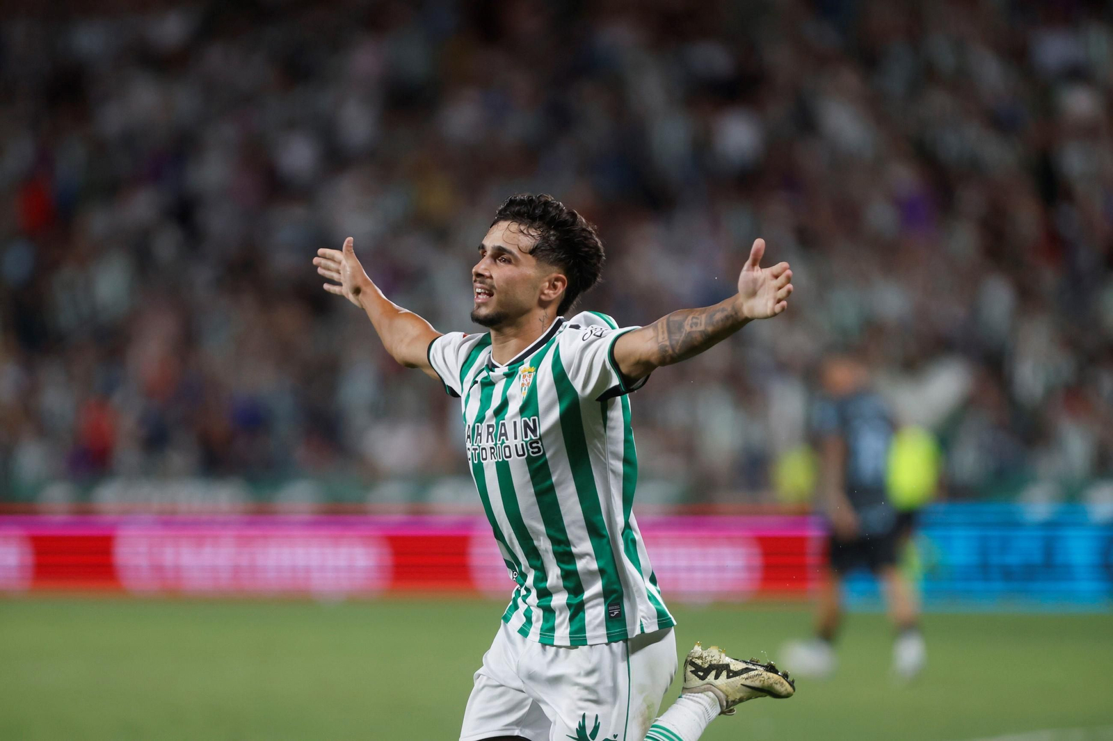 Kevin Medina celebra su tanto ante el Castellón.