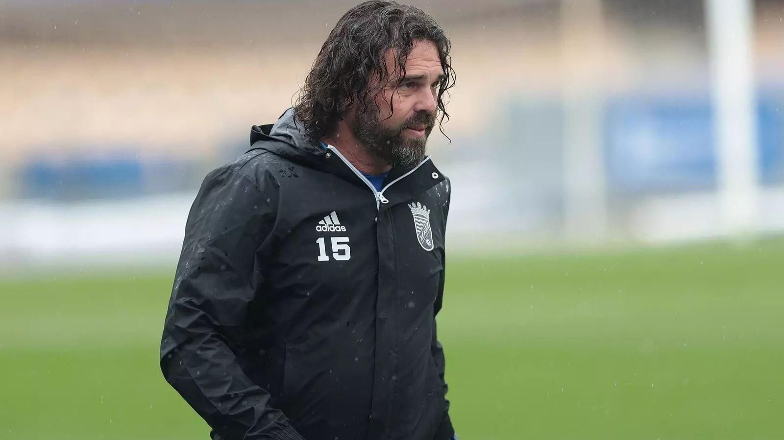 Juan Pedro dirigió al equipo desde la banda por la sanción de Checa. Juan Pedro dirigió al equipo desde la banda por la sanción de Checa.