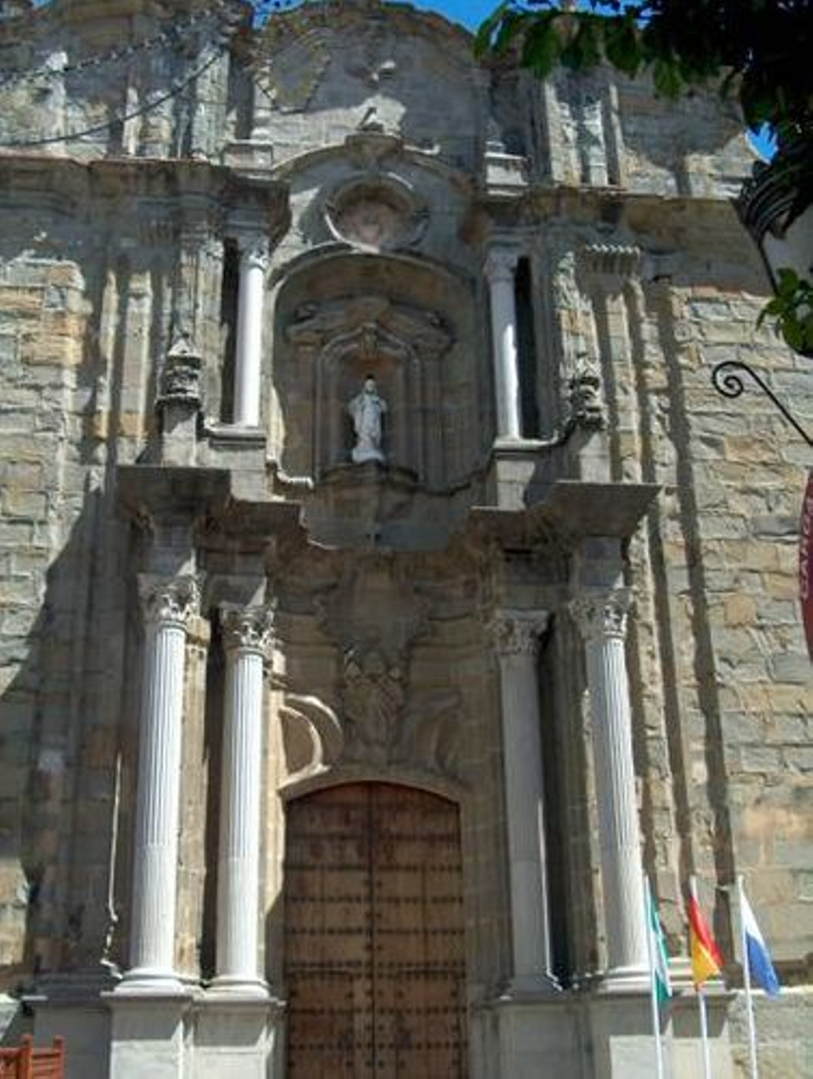 Portada barroca de San Mateo, del siglo XVIII.