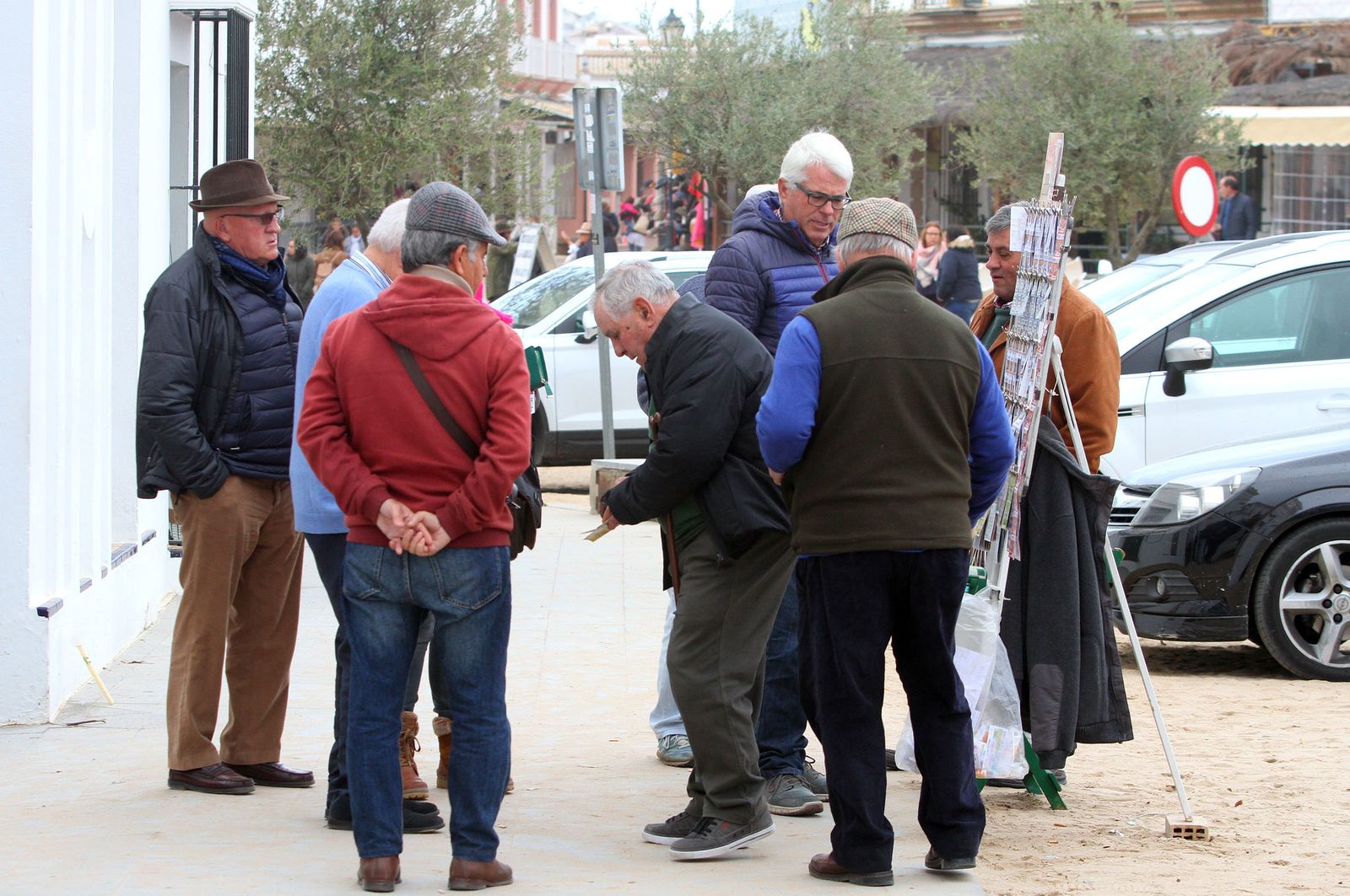 El Rocío celebra La Candelaria con la presentación de los niños a la Virgen, en imágenes