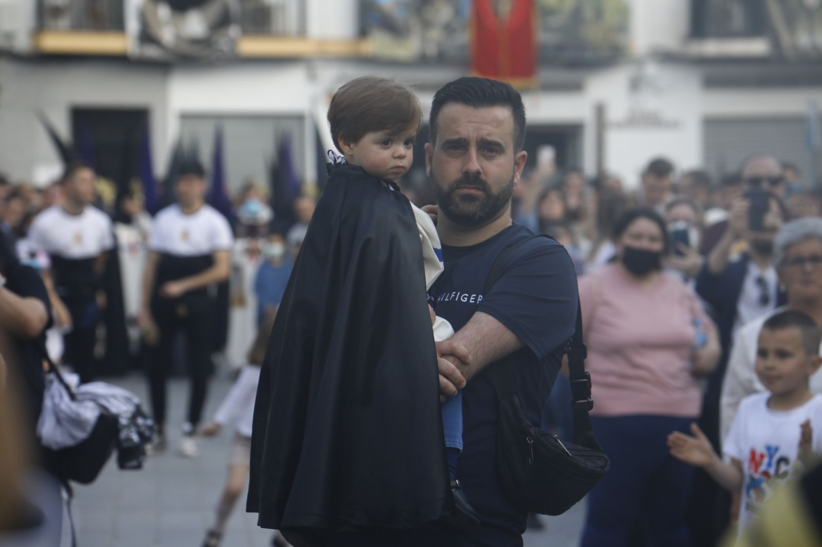 Jueves Santo en Córdoba: La procesión del Cristo de Gracia, en imágenes