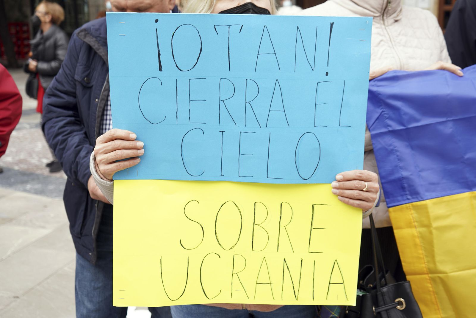 Así ha sido la concentración de solidaridad con el pueblo ucraniano en Granada