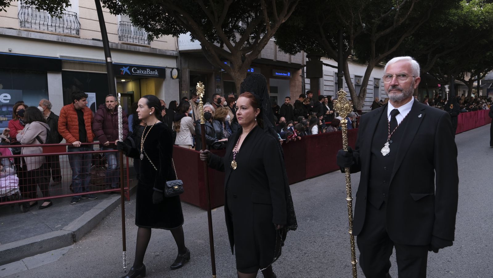 Procesión del Santo Entierro en Almería, en imágenes.