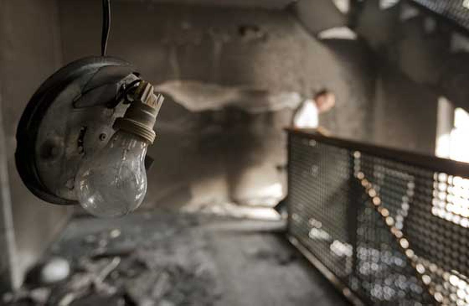 Un incendio obliga a desalojar a 22 familias en Francisco de Ariño