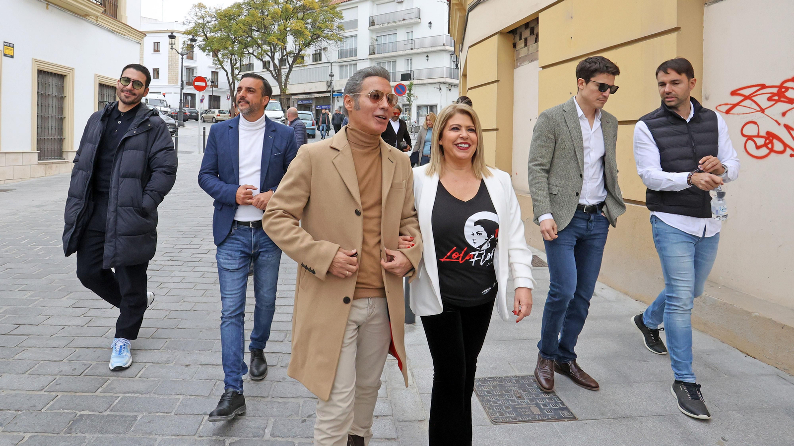 Visita a Jerez de famosos y artistas con el empresario José Luis López y Mamen Sánchez