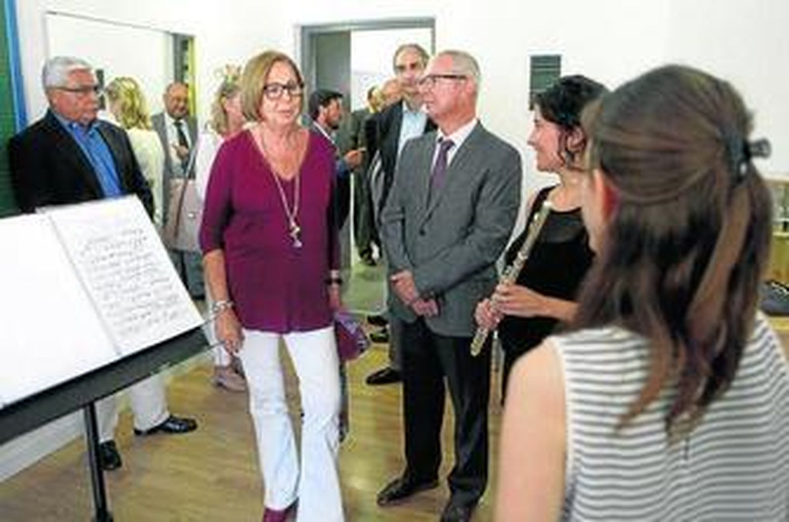 La consejera de Educación, Adelaida de la Calle, junto al delegado territorial, Juan Luis Belizón.