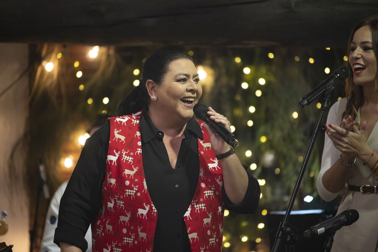 María del Monte en plena actuación en su casa de El Rocío