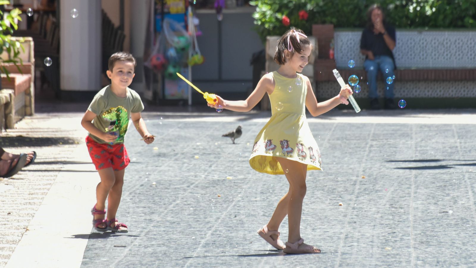 Las fotos del Sábado de Farolillos en el centro de La Línea