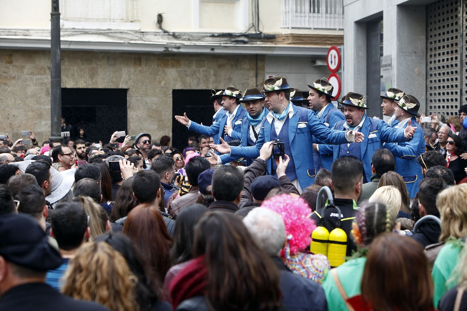 Batalla de coplas en el Mercado