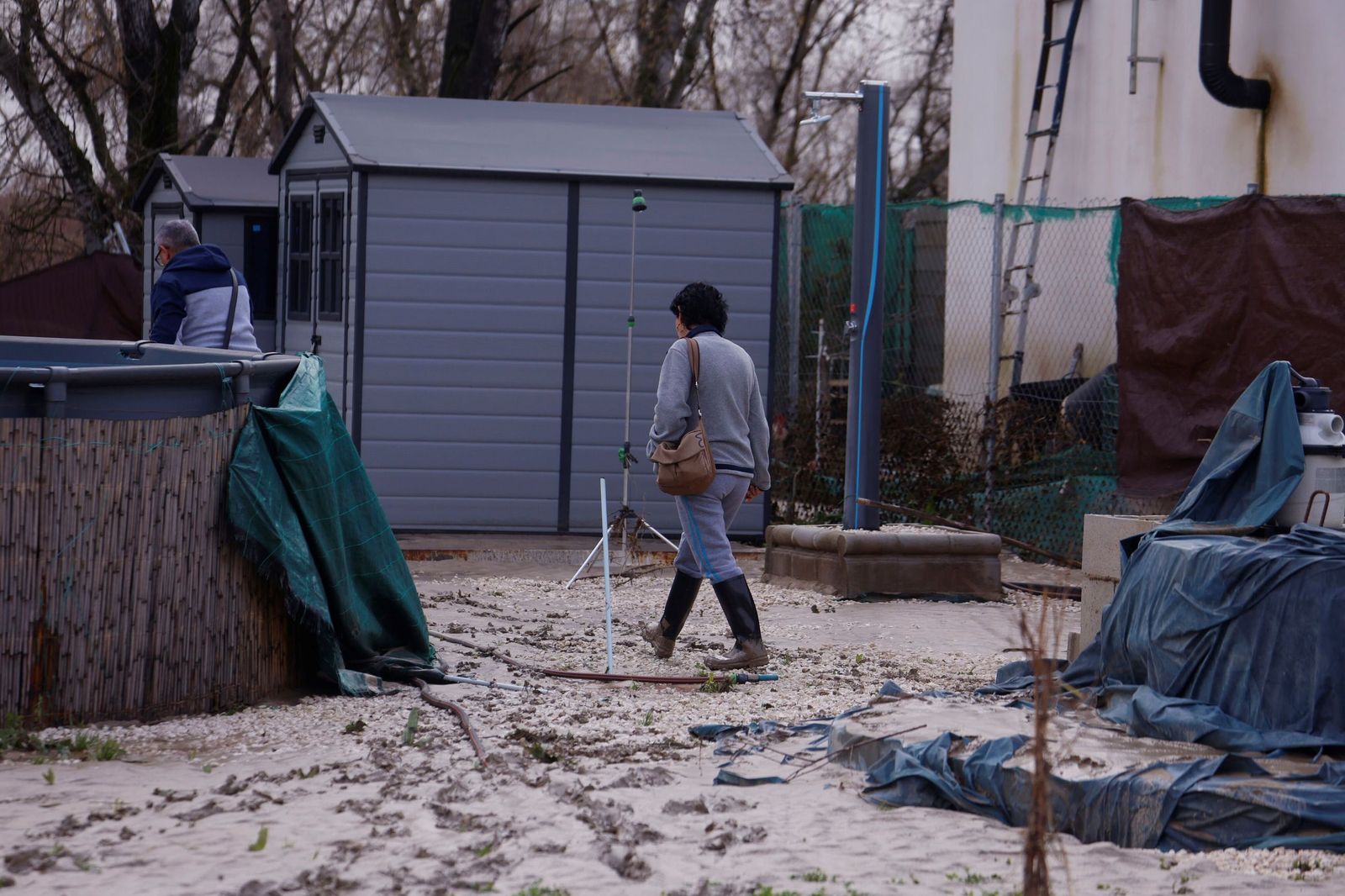 Limpieza en las parcelas de Córdoba tras el tren de tormentas
